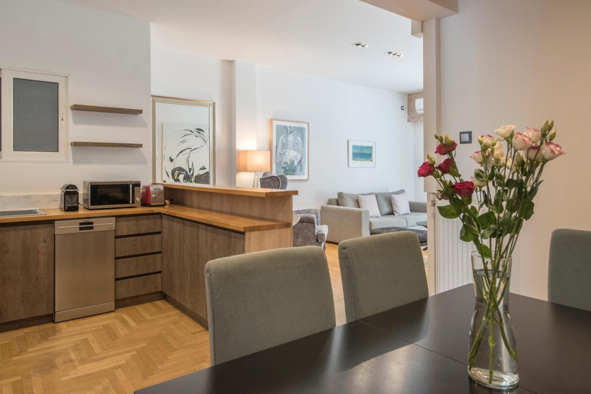 Delightful Stylish Two Bedroom Condo In Hip Area Of Central Athen Eksteriør billede
